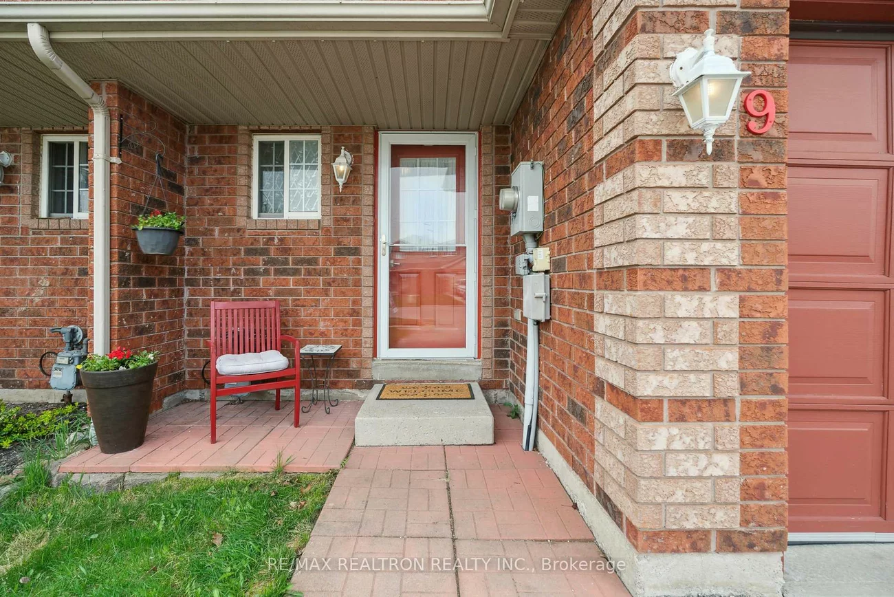 9, Epsom, Georgian Drive, Barrie