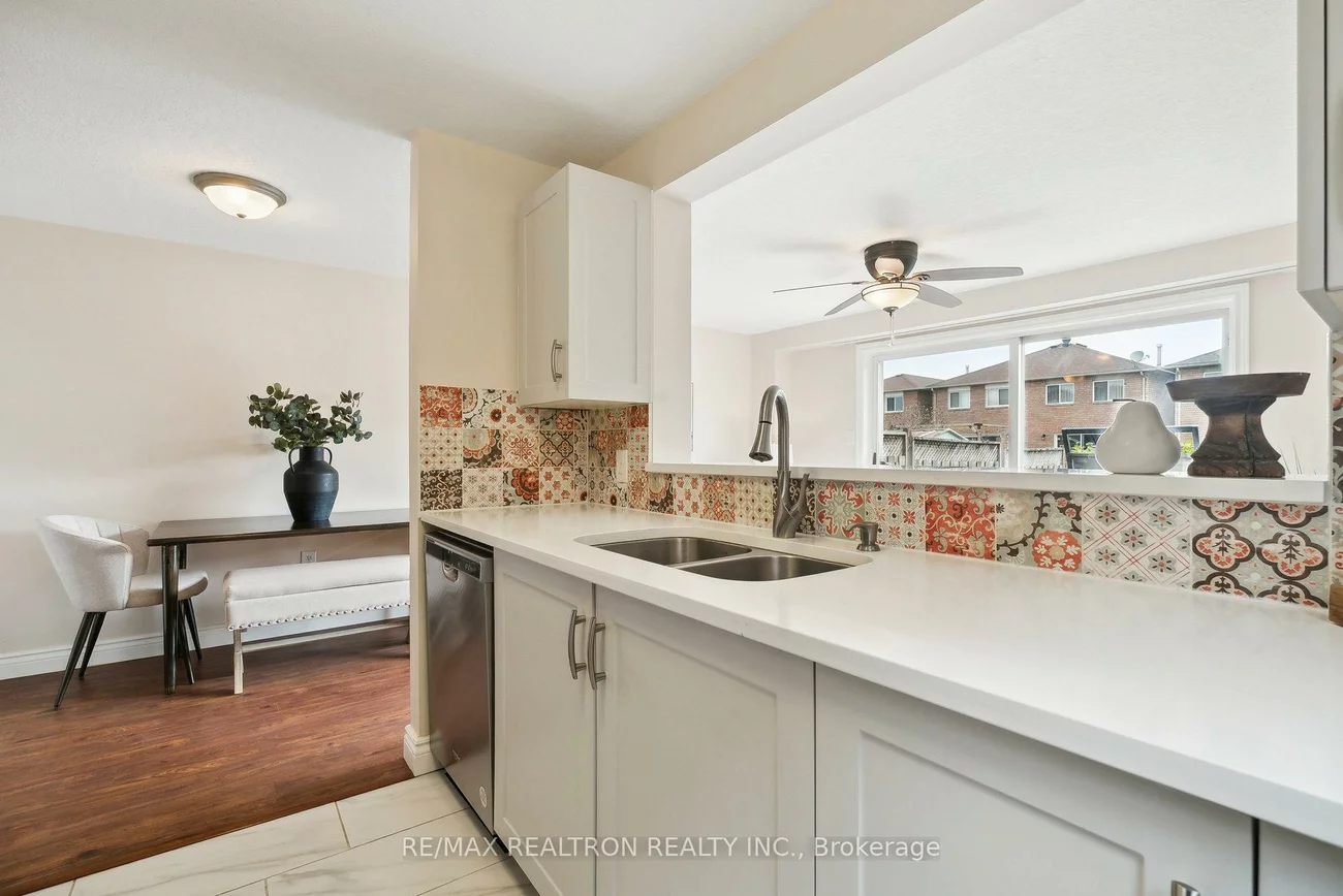 9, Epsom, Georgian Drive, Barrie