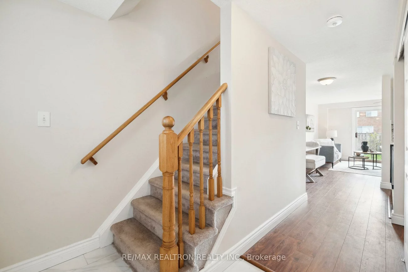 9, Epsom, Georgian Drive, Barrie