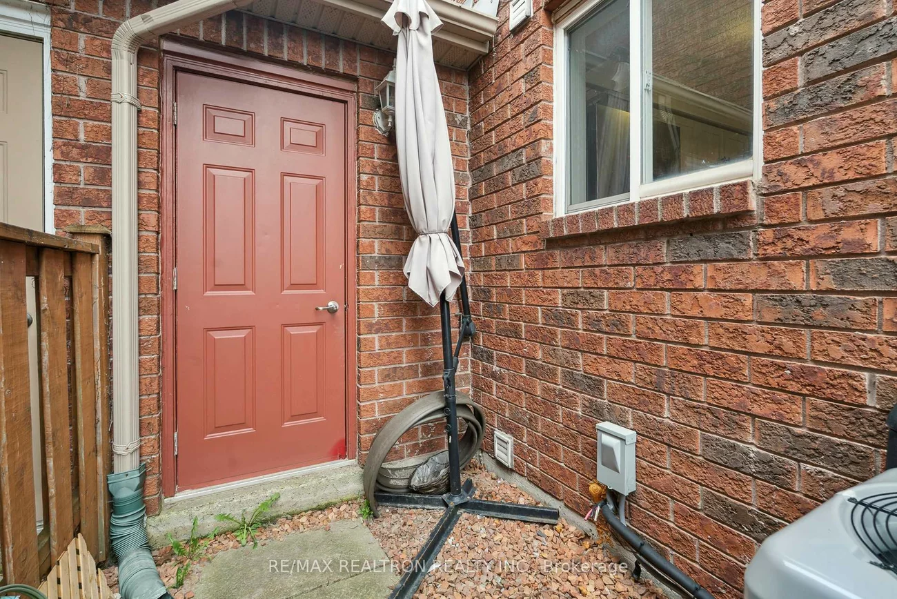 9, Epsom, Georgian Drive, Barrie