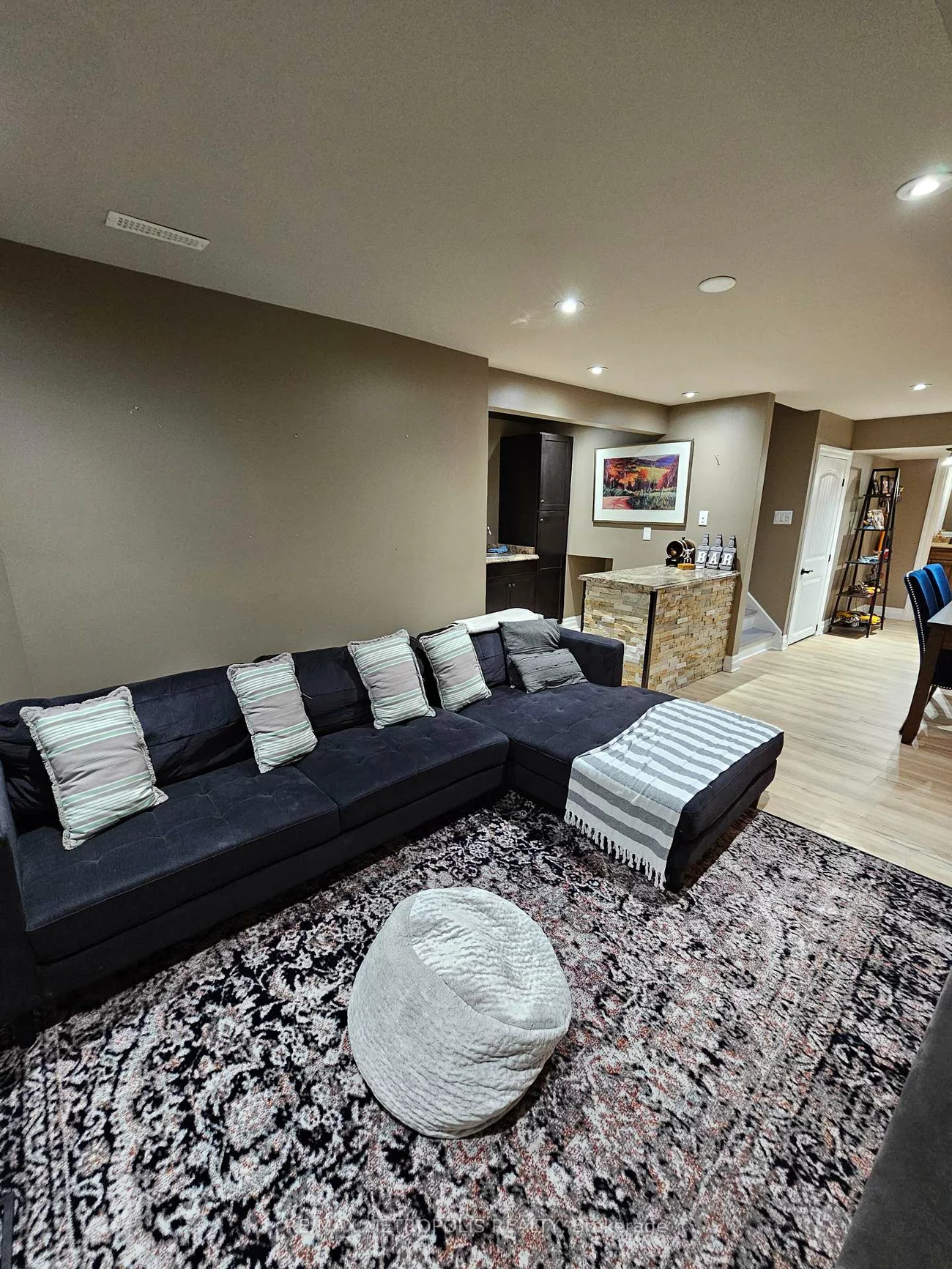 16, Snowden, Innis-Shore, Barrie