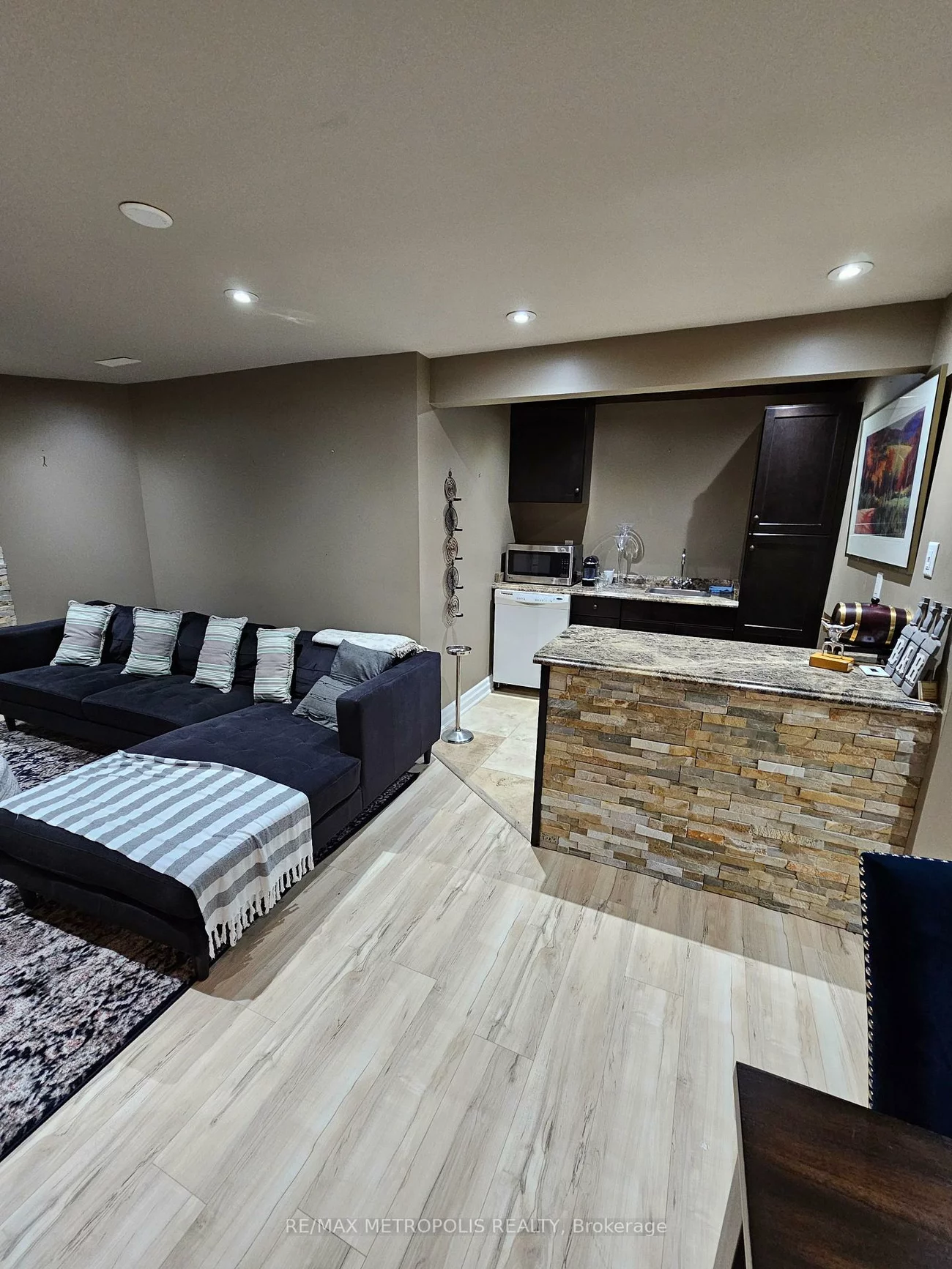 16, Snowden, Innis-Shore, Barrie