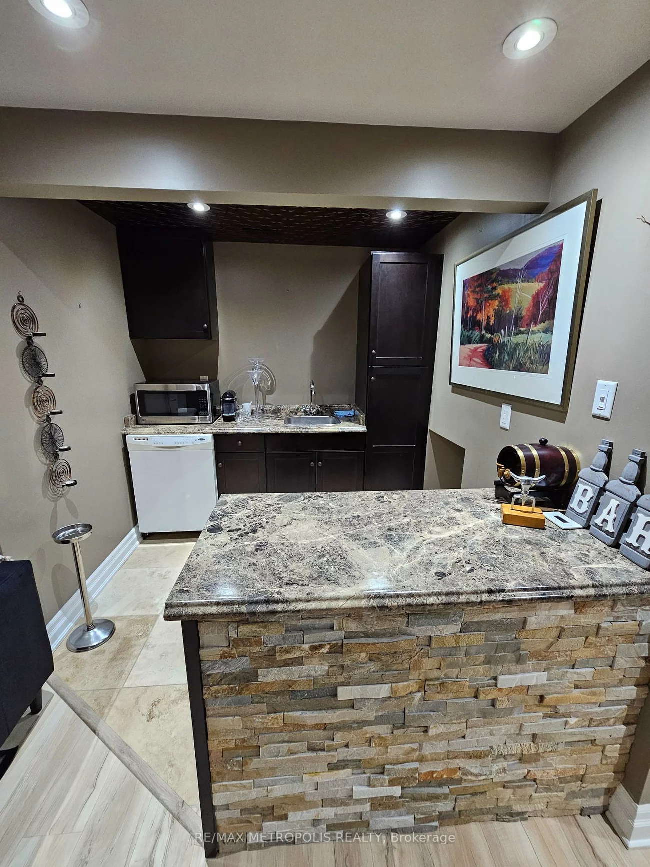 16, Snowden, Innis-Shore, Barrie