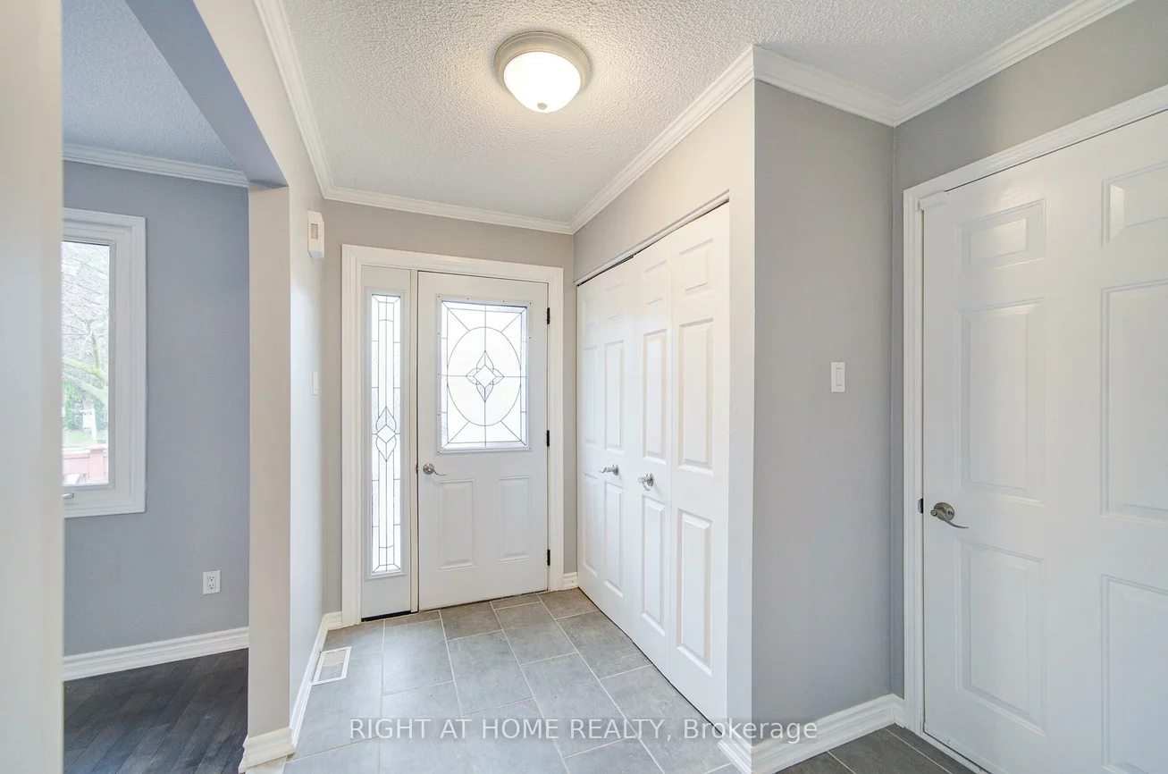 52, Rosenfeld, Grove East, Barrie