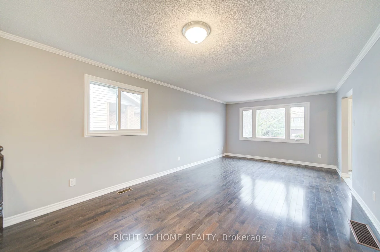 52, Rosenfeld, Grove East, Barrie
