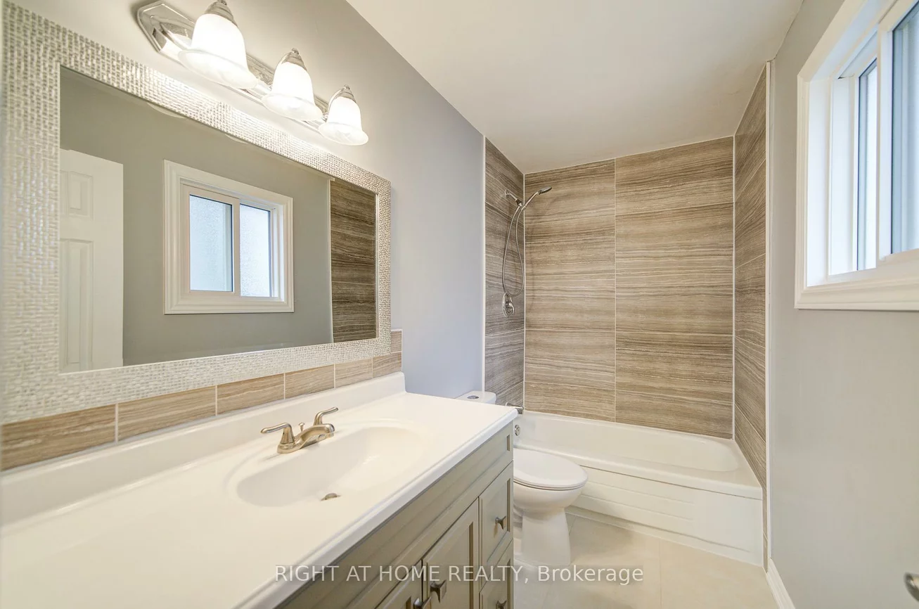 52, Rosenfeld, Grove East, Barrie