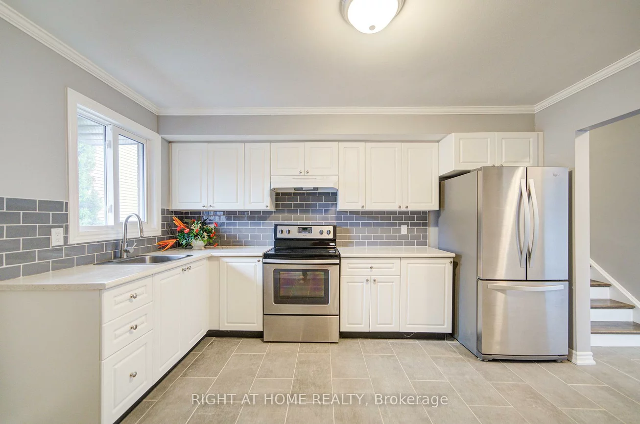 52, Rosenfeld, Grove East, Barrie