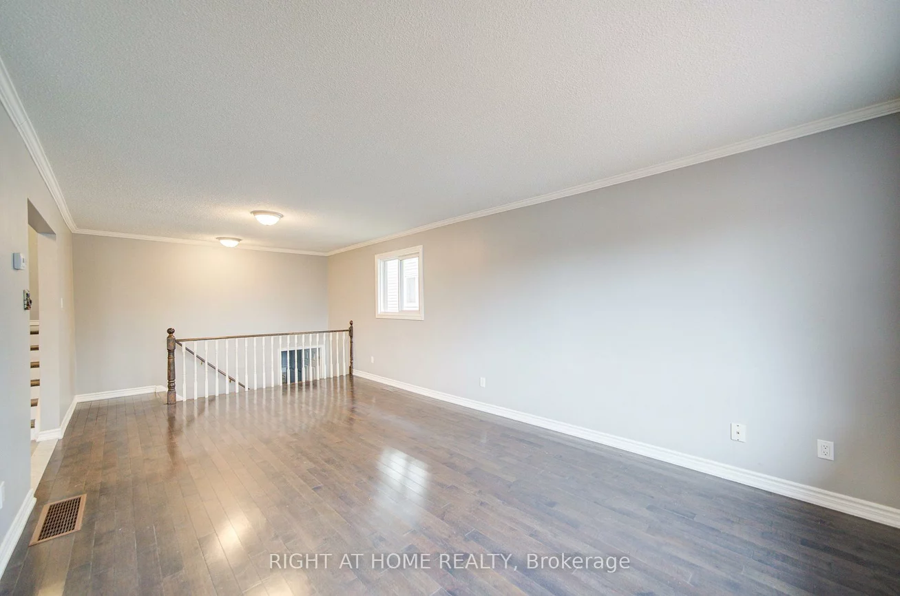 52, Rosenfeld, Grove East, Barrie