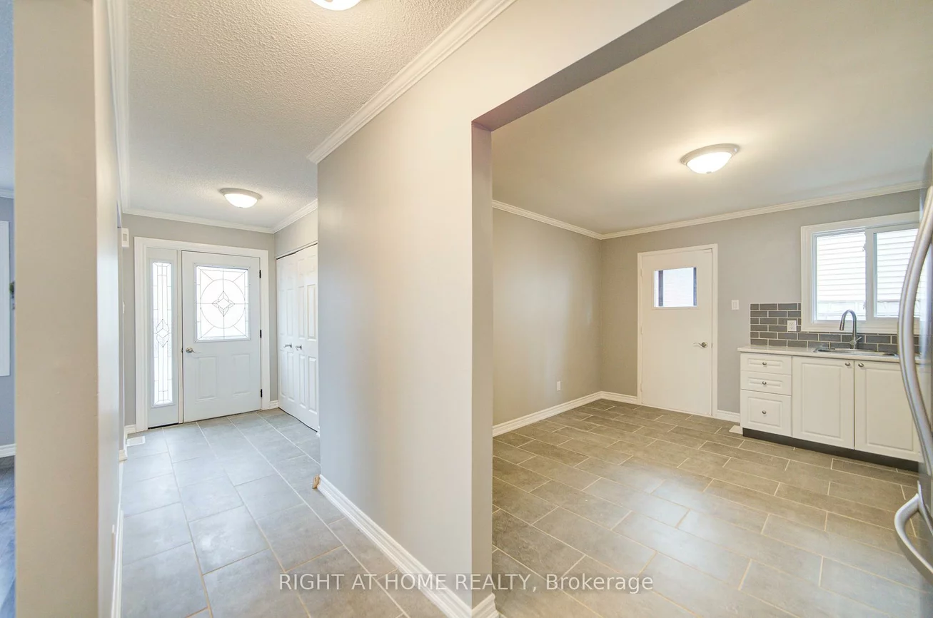 52, Rosenfeld, Grove East, Barrie