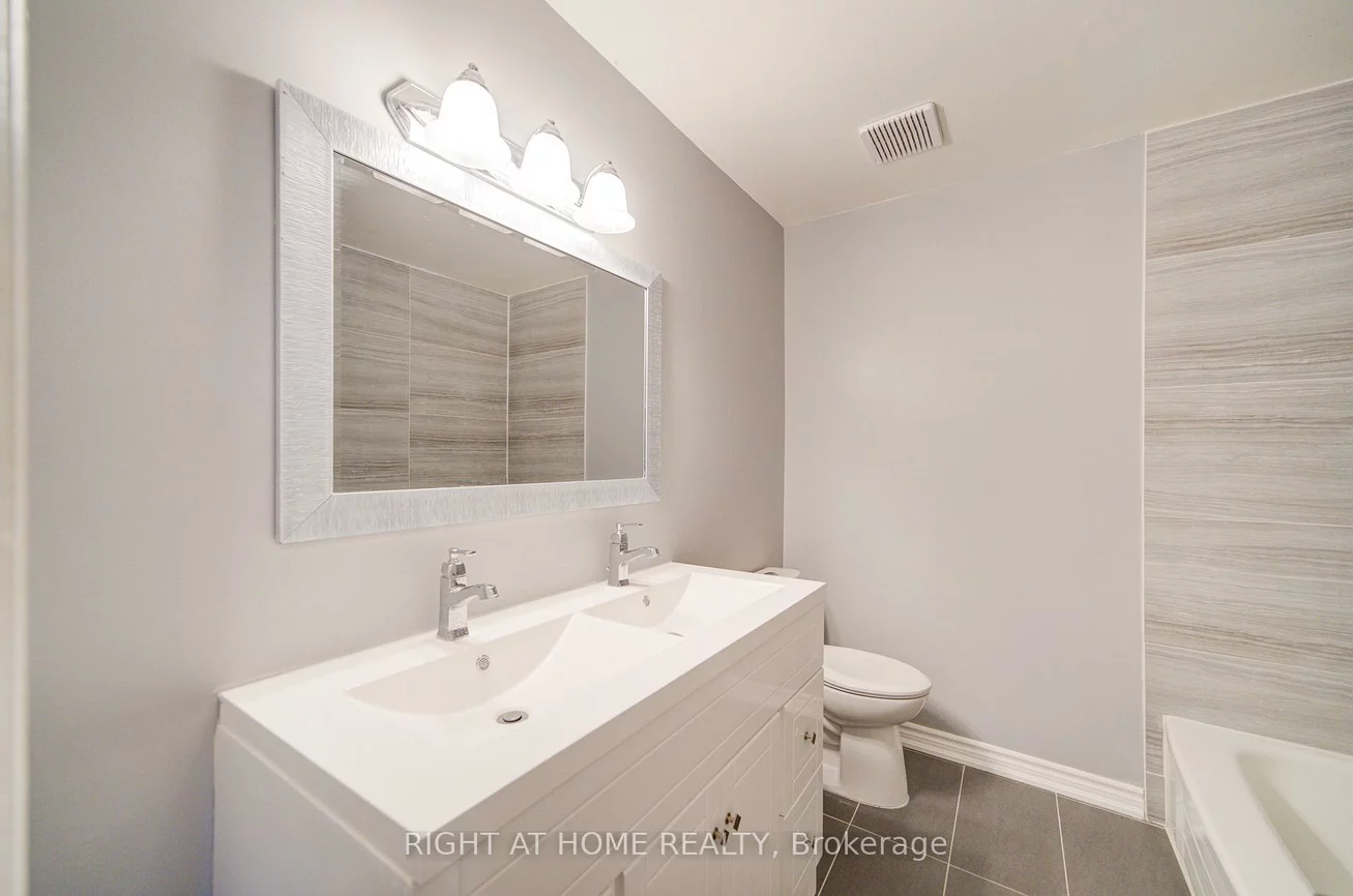 52, Rosenfeld, Grove East, Barrie