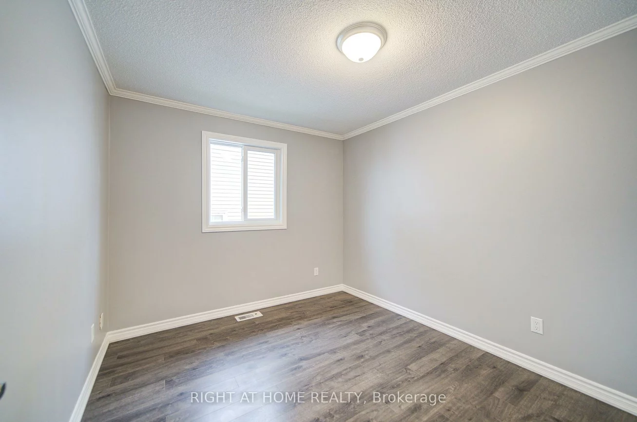 52, Rosenfeld, Grove East, Barrie