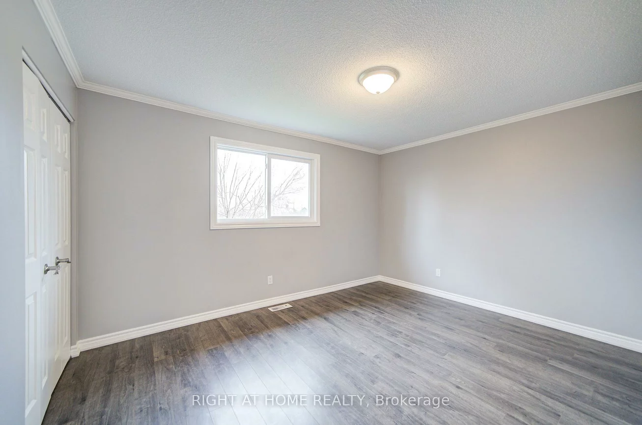 52, Rosenfeld, Grove East, Barrie