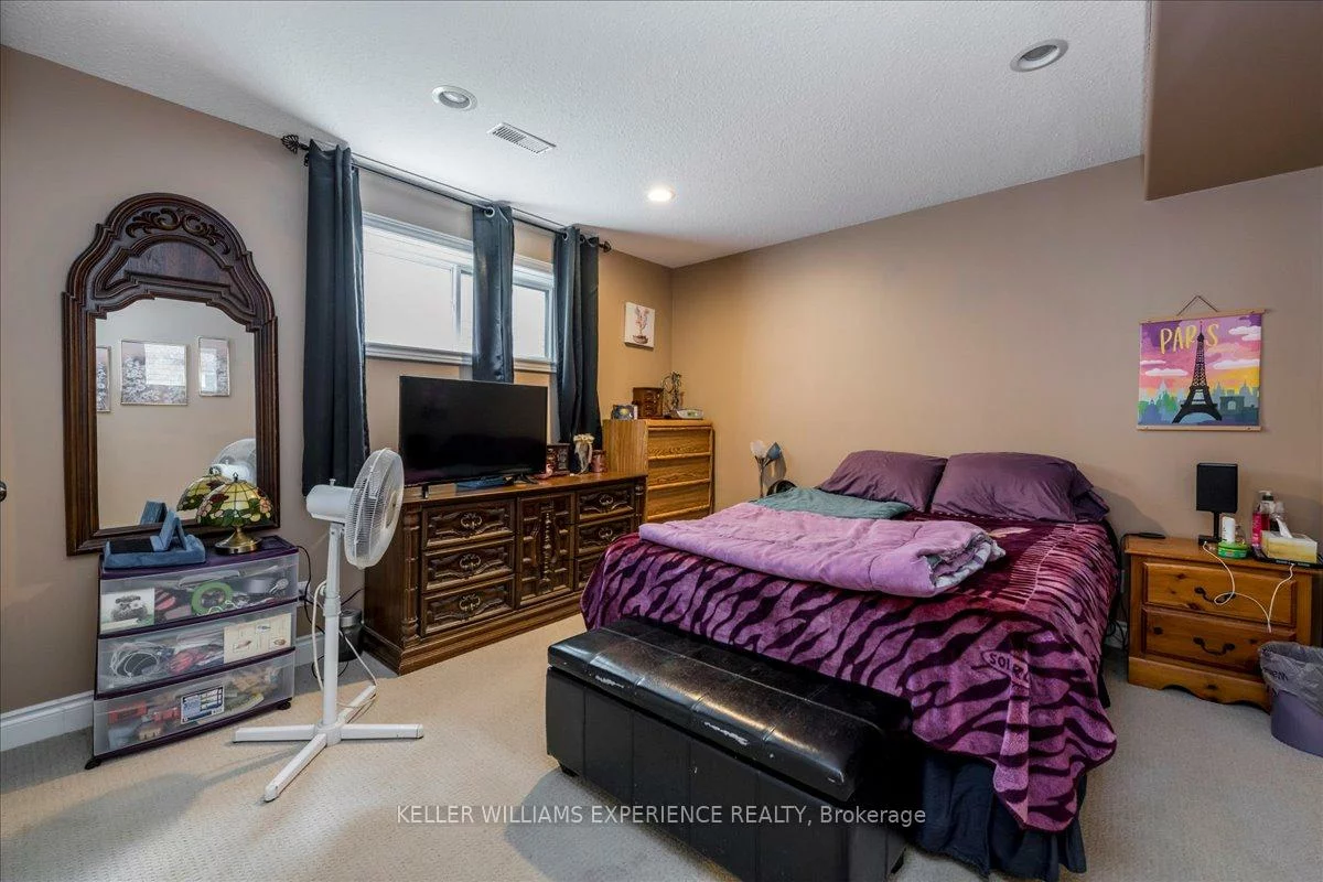 33, Primrose, Ardagh, Barrie