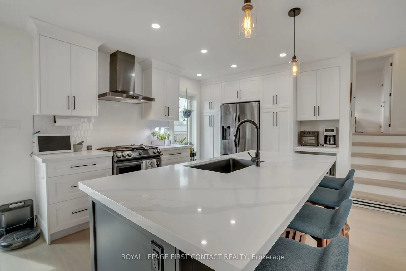 248, Cedar, Bayshore, Barrie