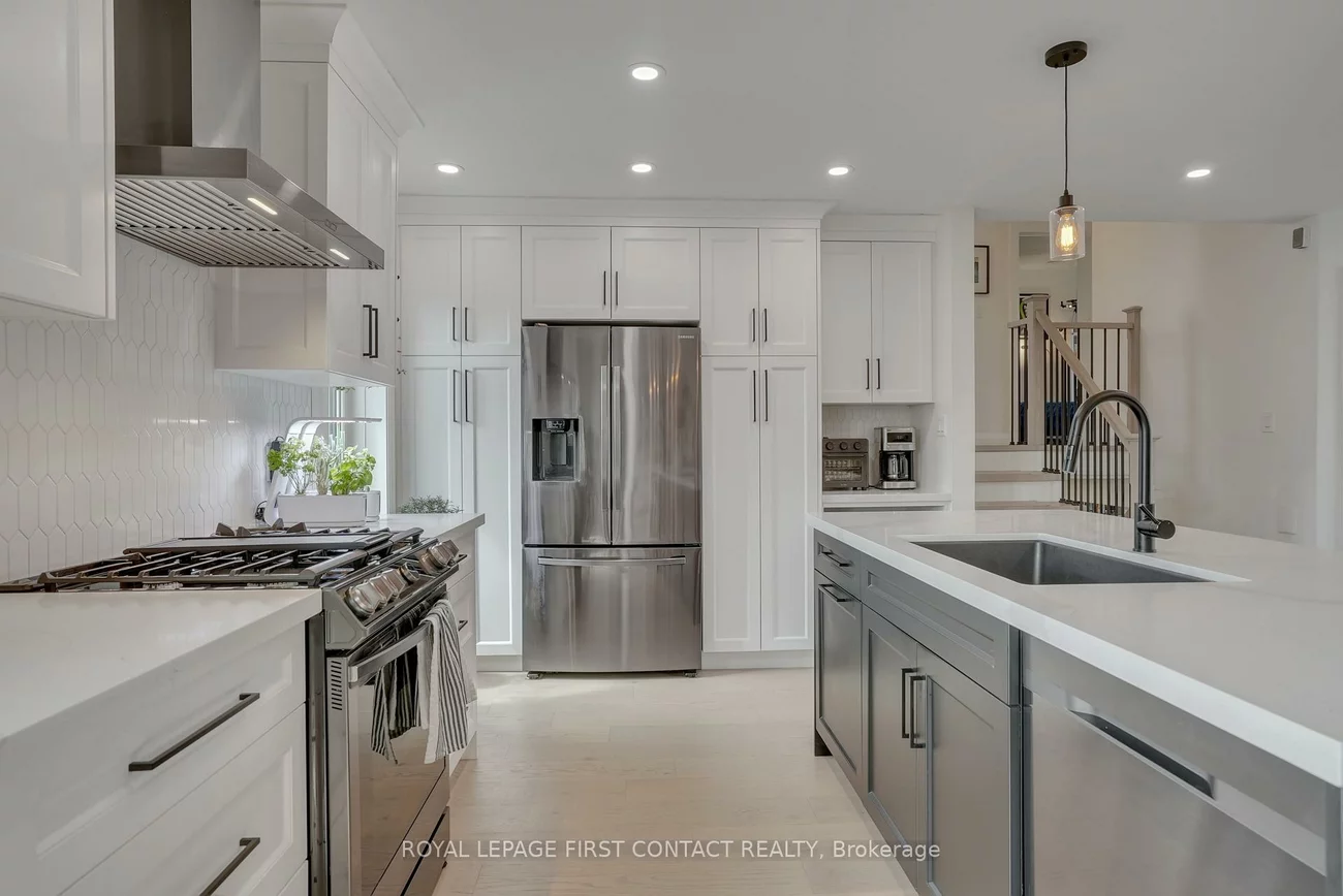 248, Cedar, Bayshore, Barrie