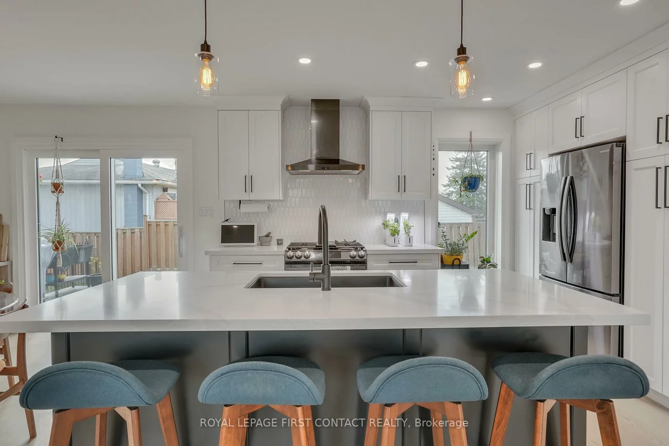 248, Cedar, Bayshore, Barrie