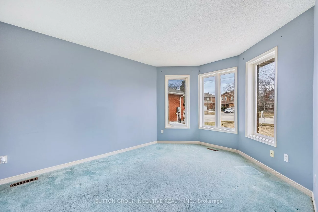 169, Livingstone, West Bayfield, Barrie