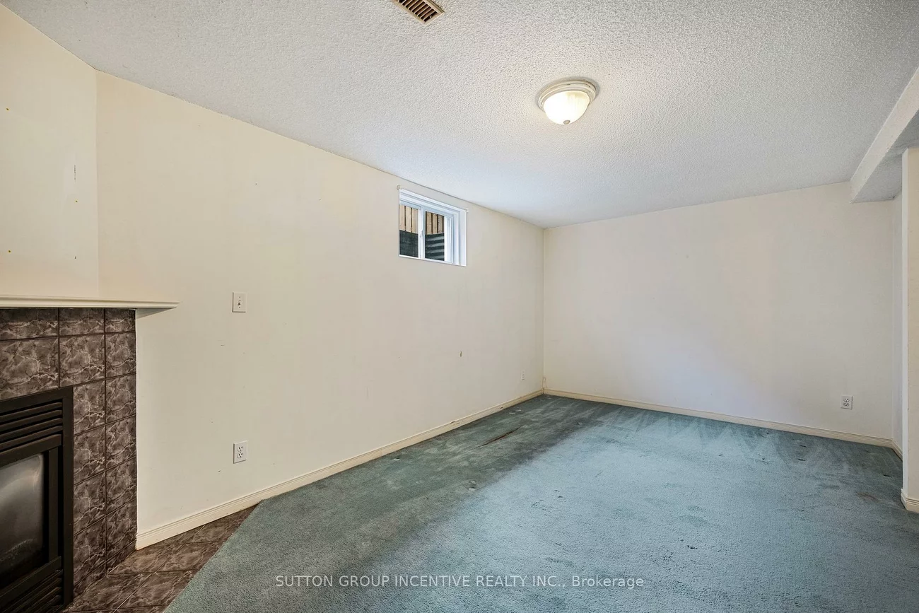 169, Livingstone, West Bayfield, Barrie