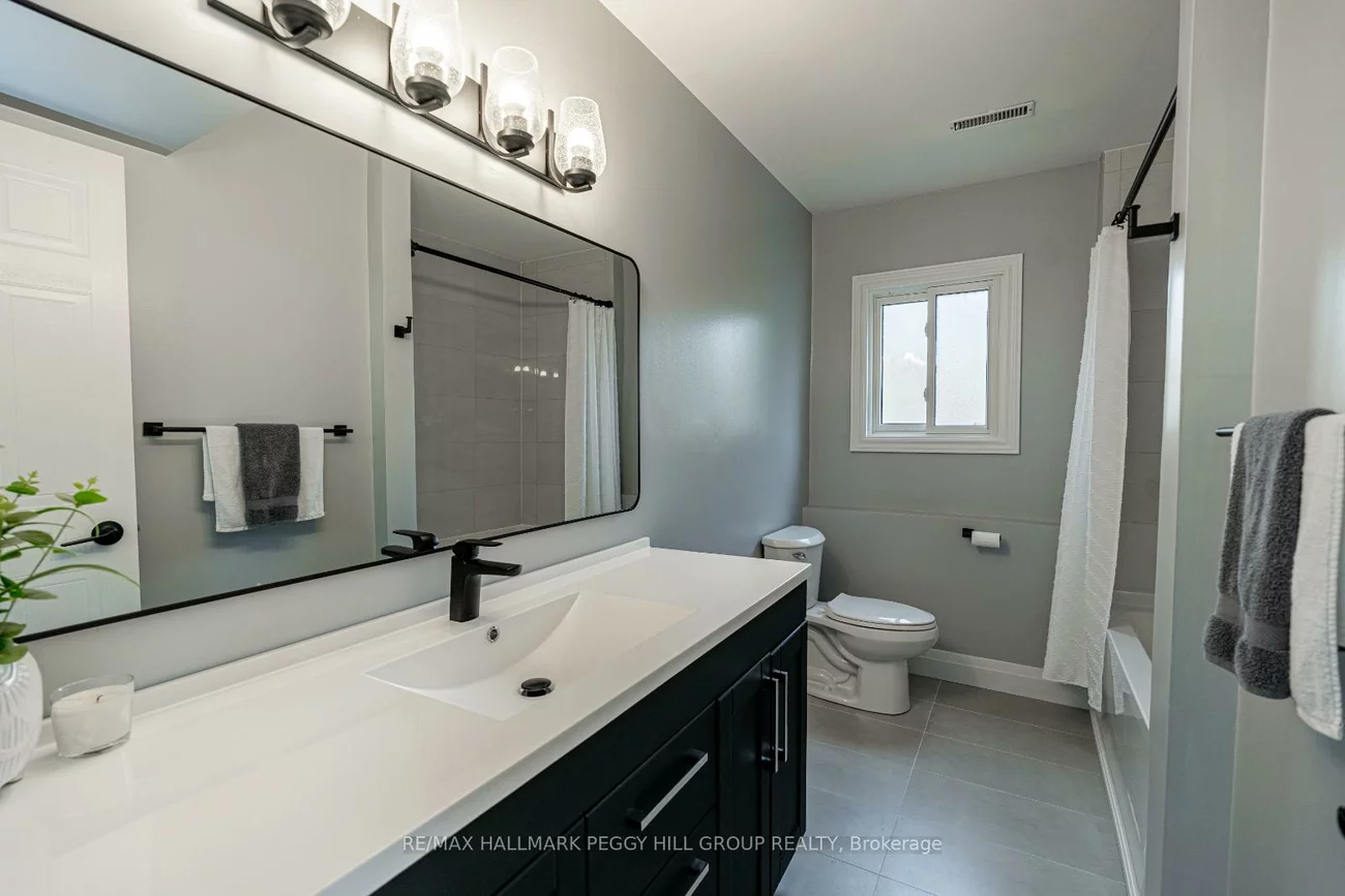 40, Grasett, West Bayfield, Barrie