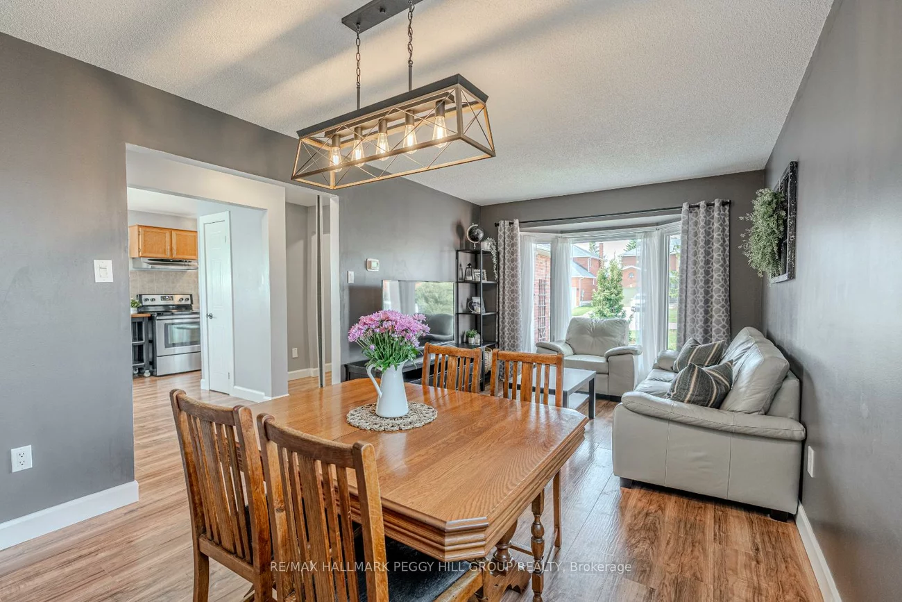 40, Grasett, West Bayfield, Barrie