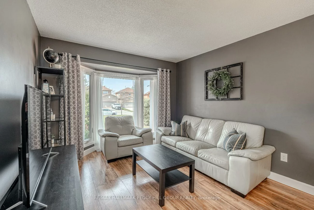 40, Grasett, West Bayfield, Barrie