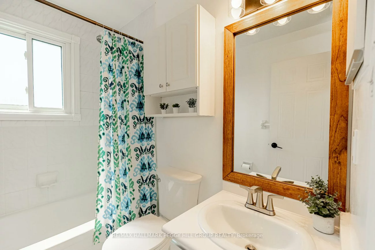 40, Grasett, West Bayfield, Barrie