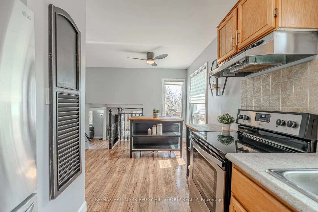 40, Grasett, West Bayfield, Barrie