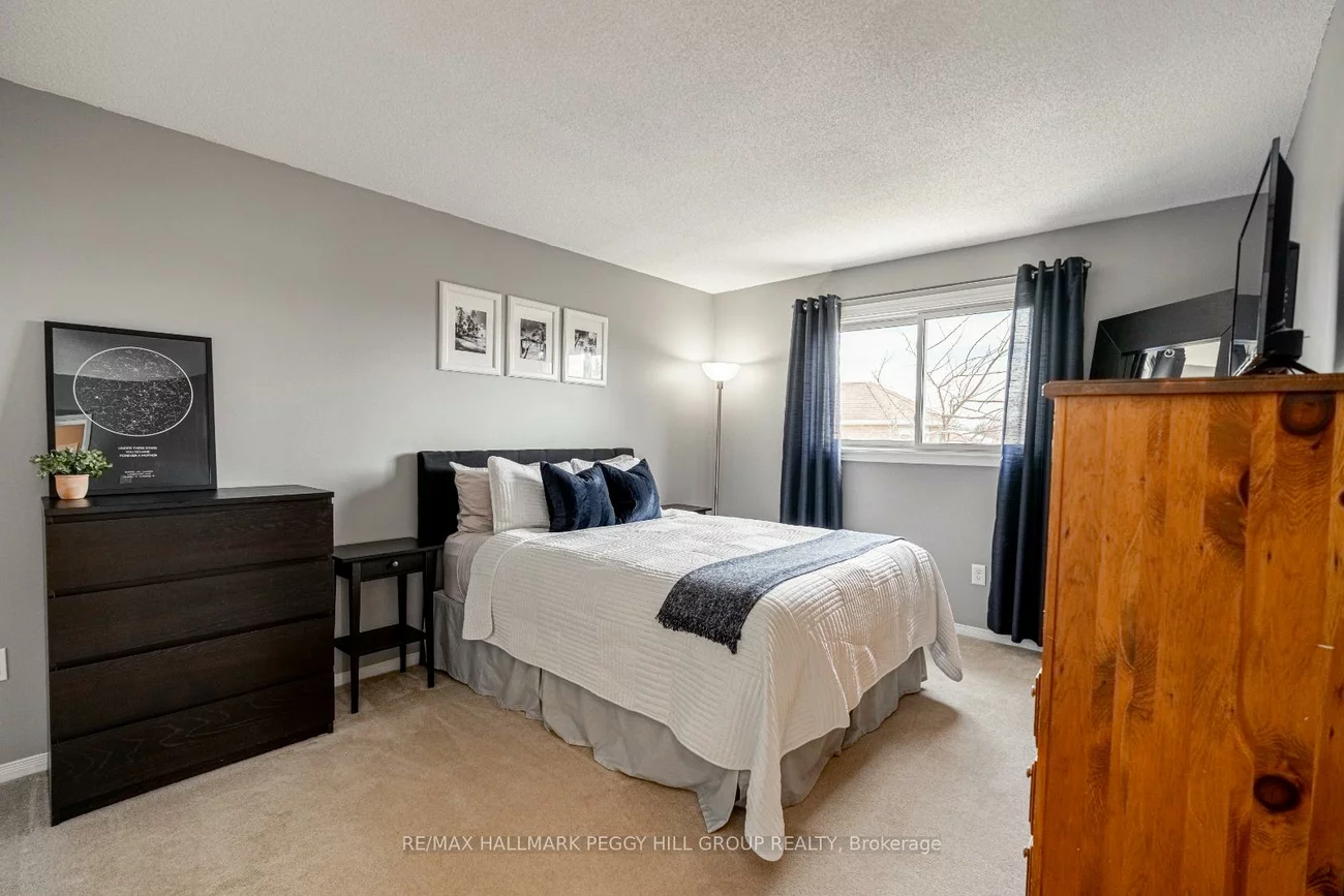 40, Grasett, West Bayfield, Barrie
