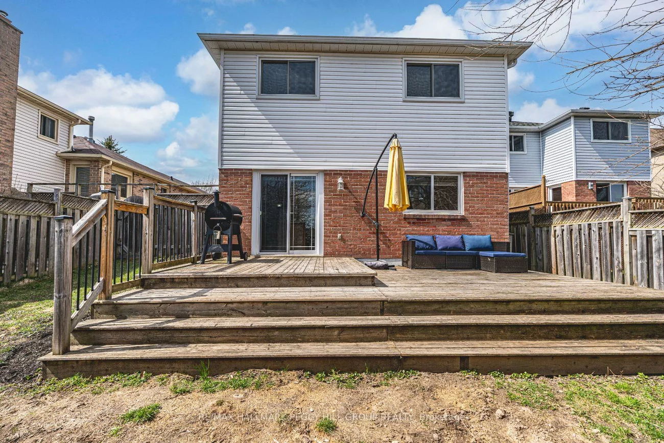 40, Grasett, West Bayfield, Barrie