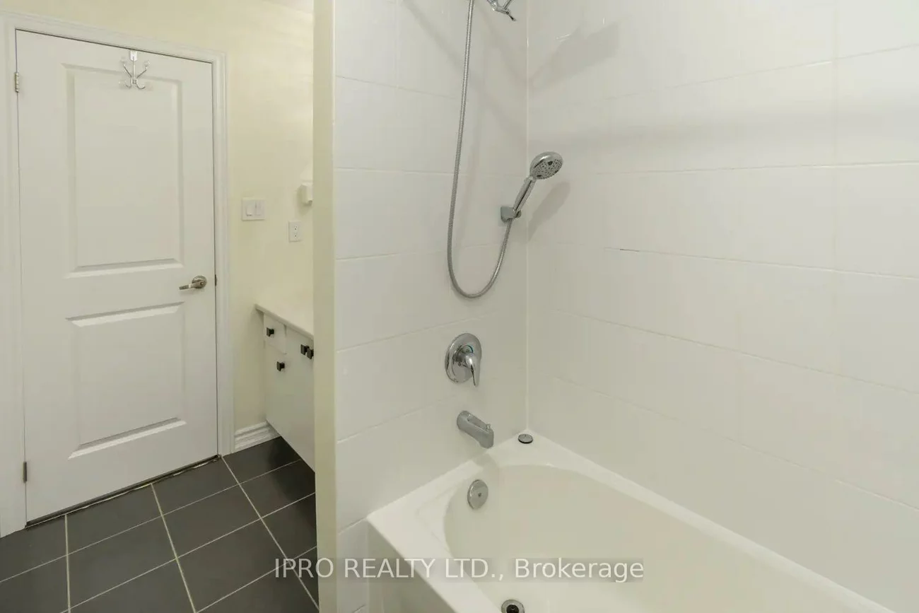 34, Valleybrook, Innis-Shore, Barrie