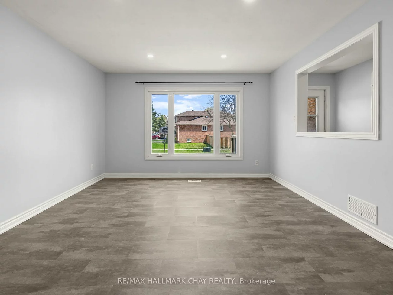 40, Engel, Letitia Heights, Barrie