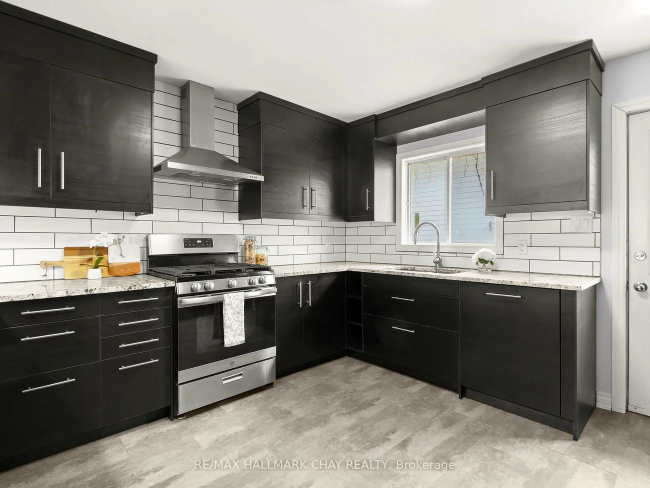 40, Engel, Letitia Heights, Barrie