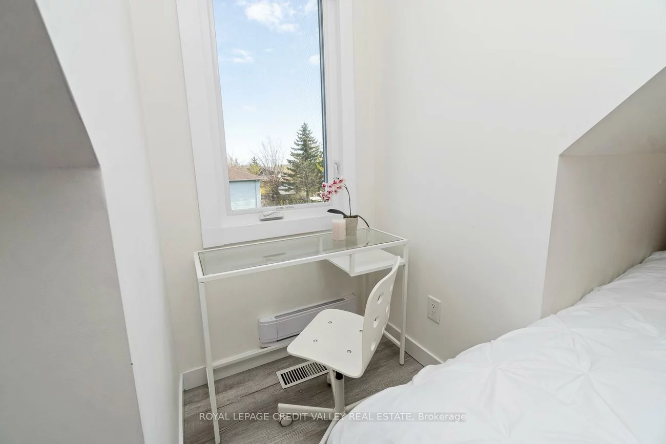 13, Kinzie, Grove East, Barrie