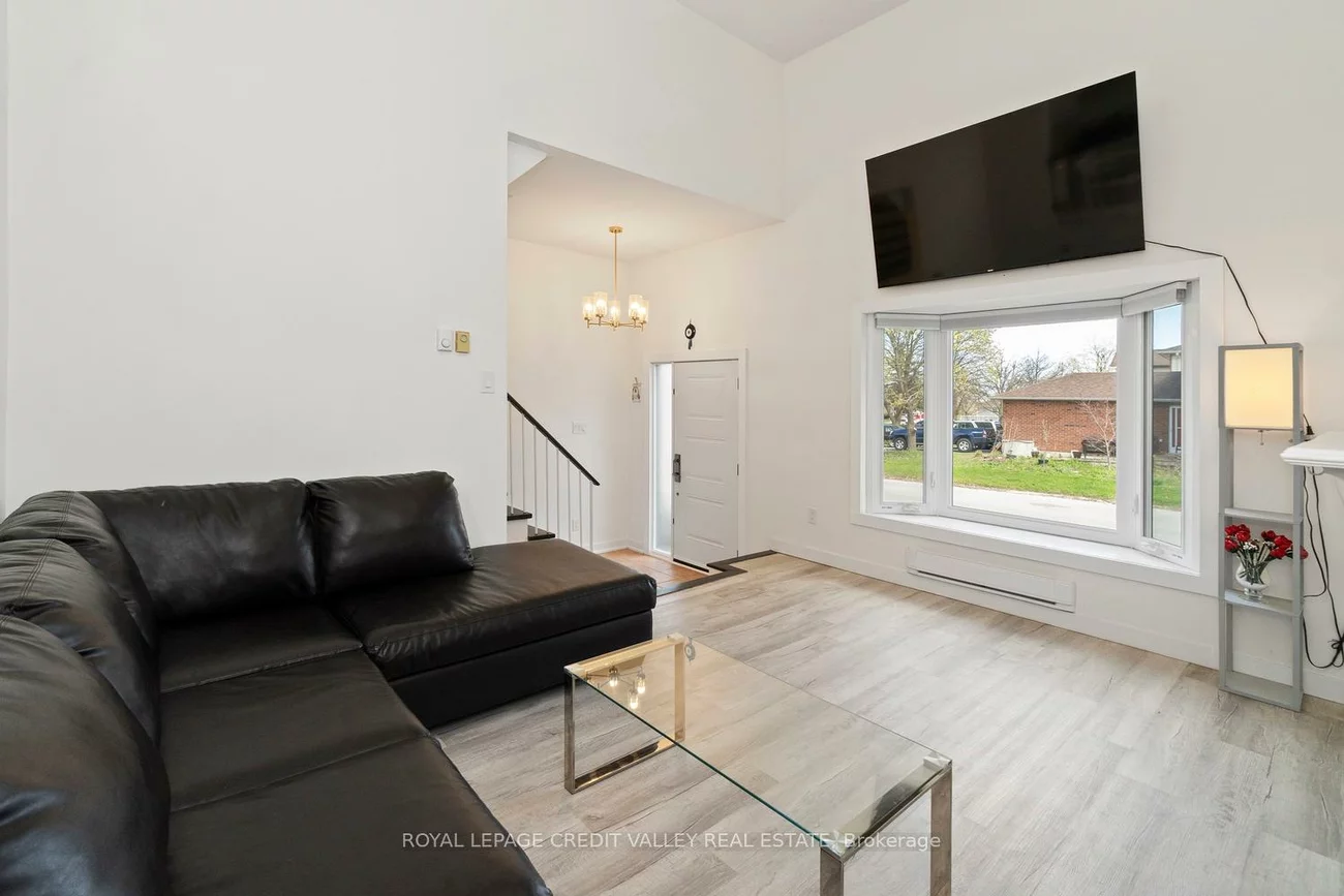 13, Kinzie, Grove East, Barrie