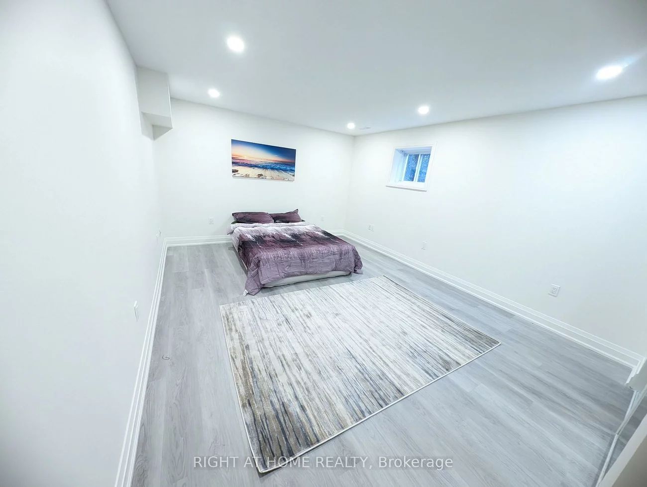 16, Imperial Crown, Innis-Shore, Barrie