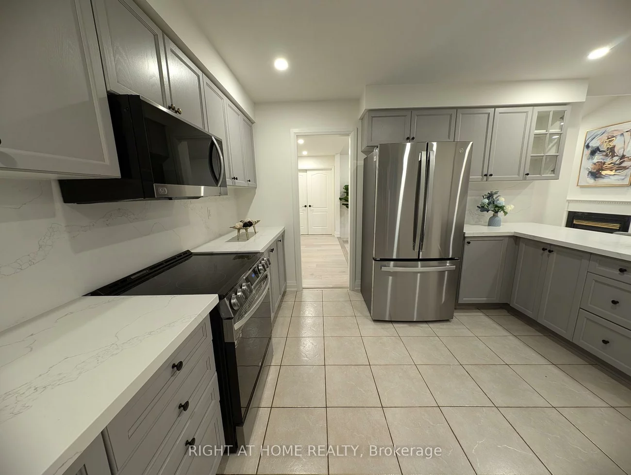 16, Imperial Crown, Innis-Shore, Barrie