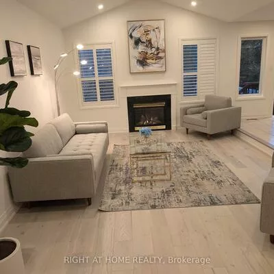 16, Imperial Crown, Innis-Shore, Barrie