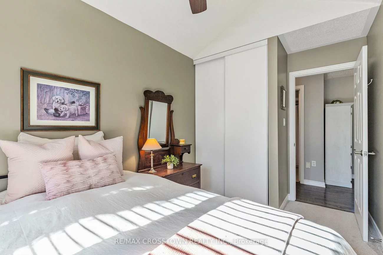 40, Country, Painswick South, Barrie