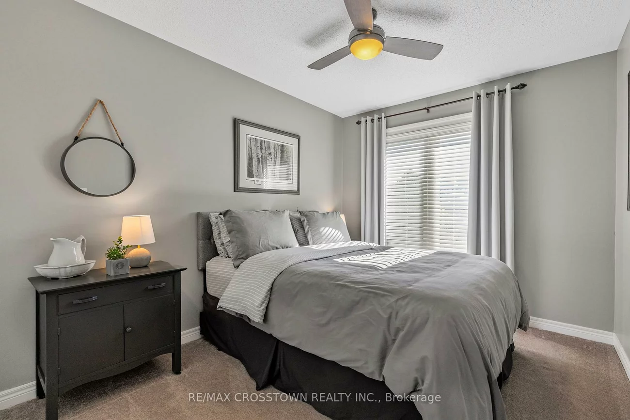 40, Country, Painswick South, Barrie