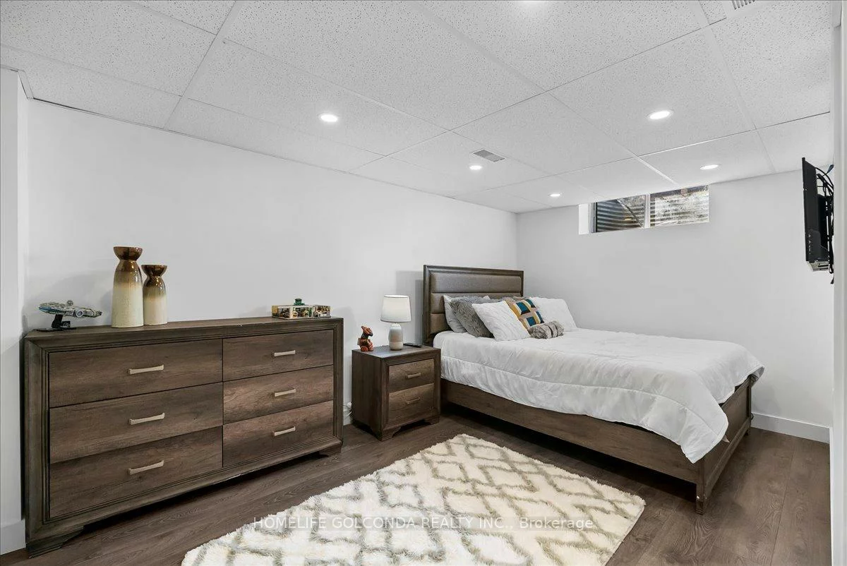 9, Evergreen, Painswick South, Barrie