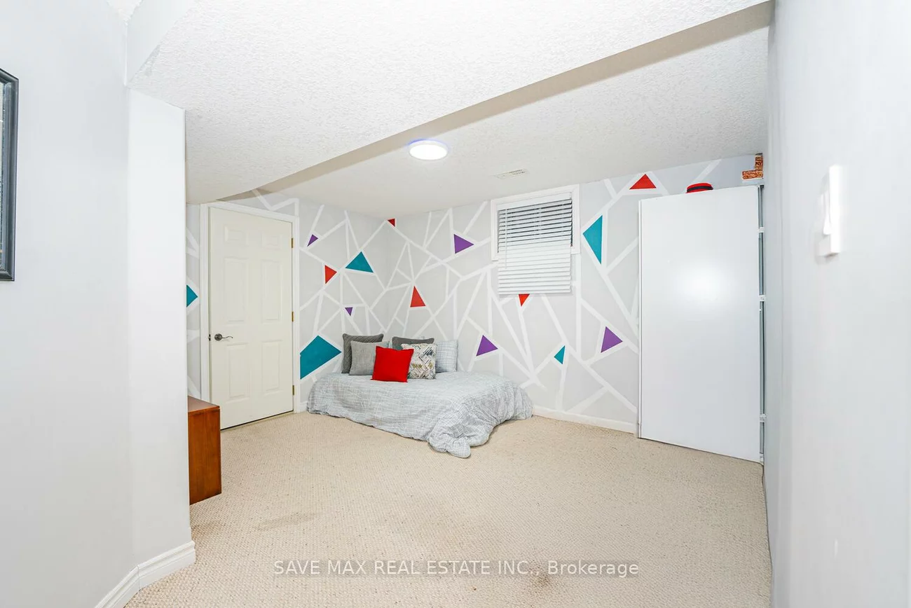 77, Sovereign's, Innis-Shore, Barrie