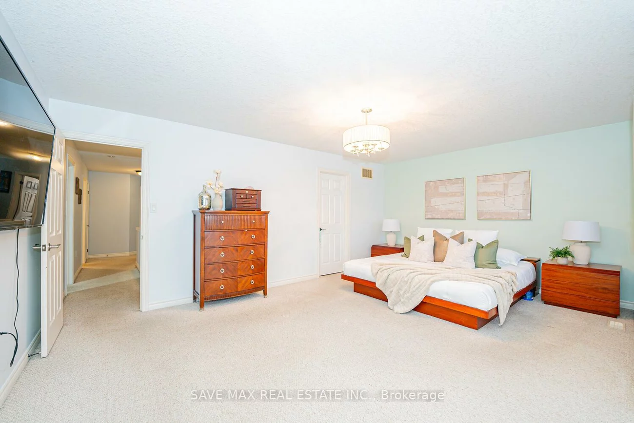 77, Sovereign's, Innis-Shore, Barrie
