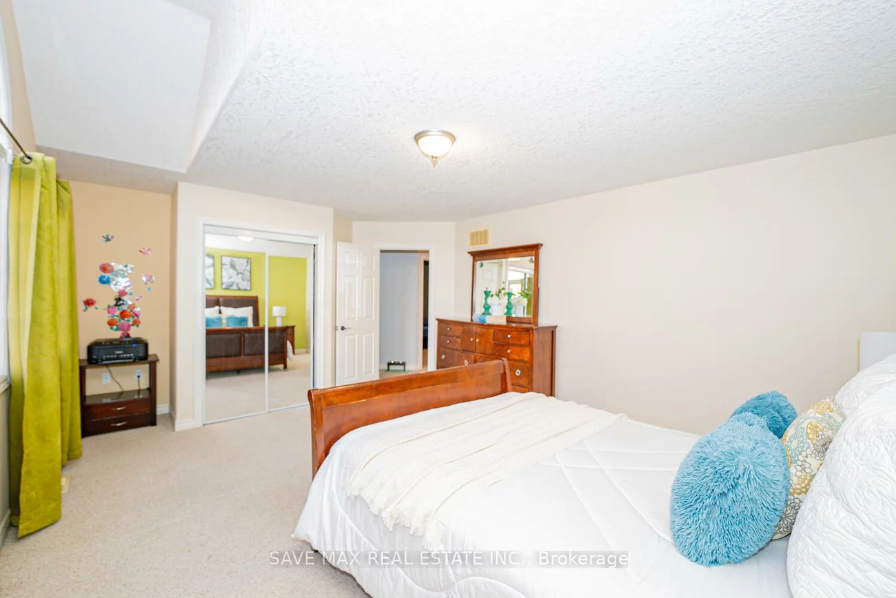 77, Sovereign's, Innis-Shore, Barrie
