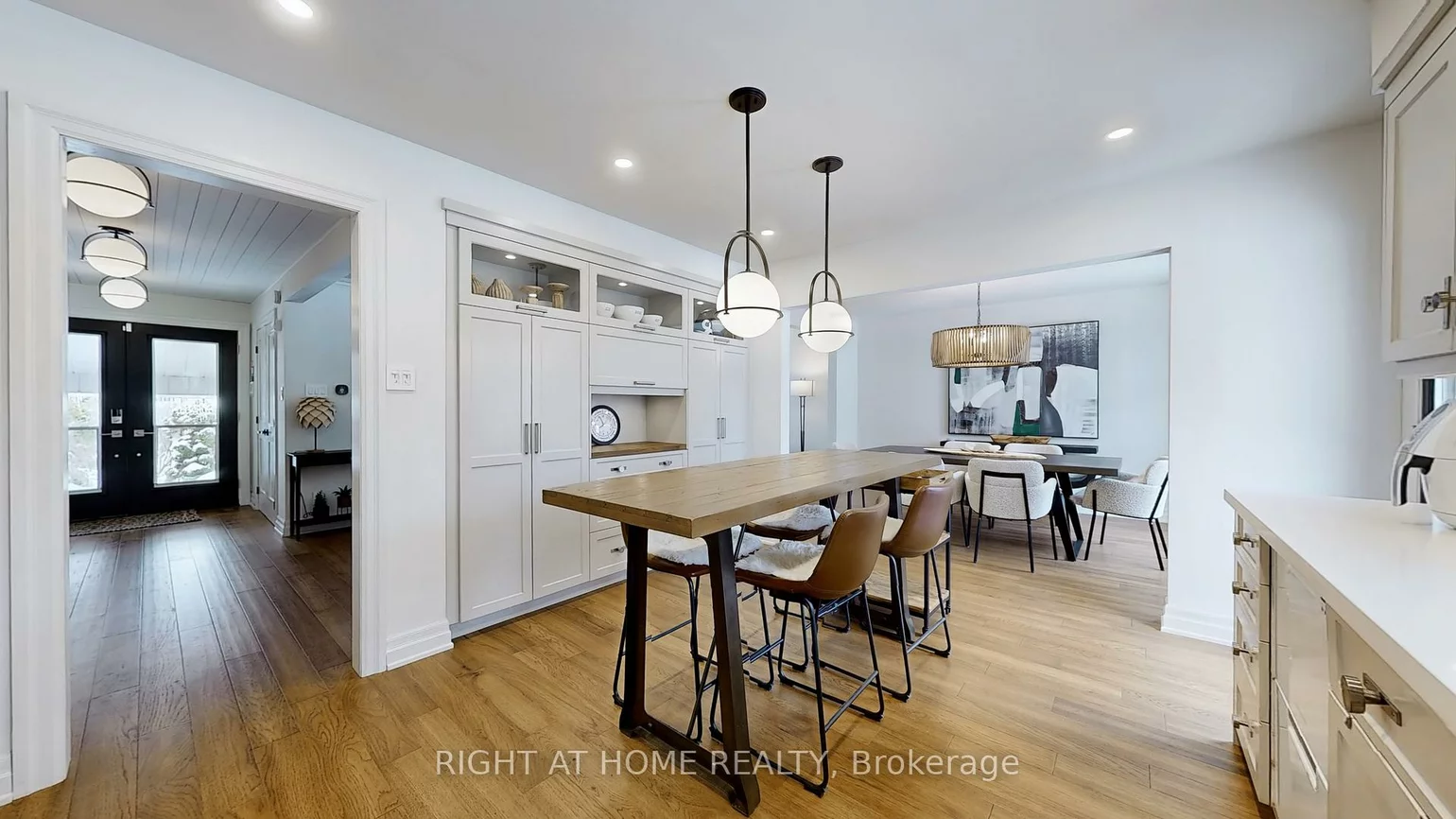 127, Puget, Codrington, Barrie