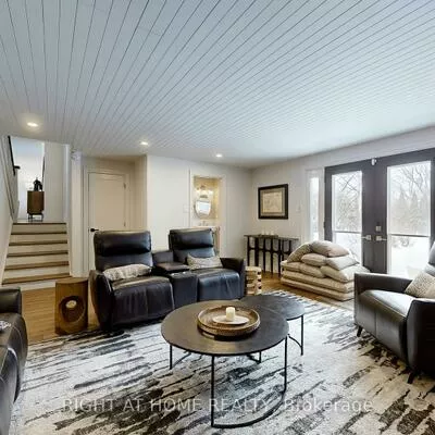 127, Puget, Codrington, Barrie