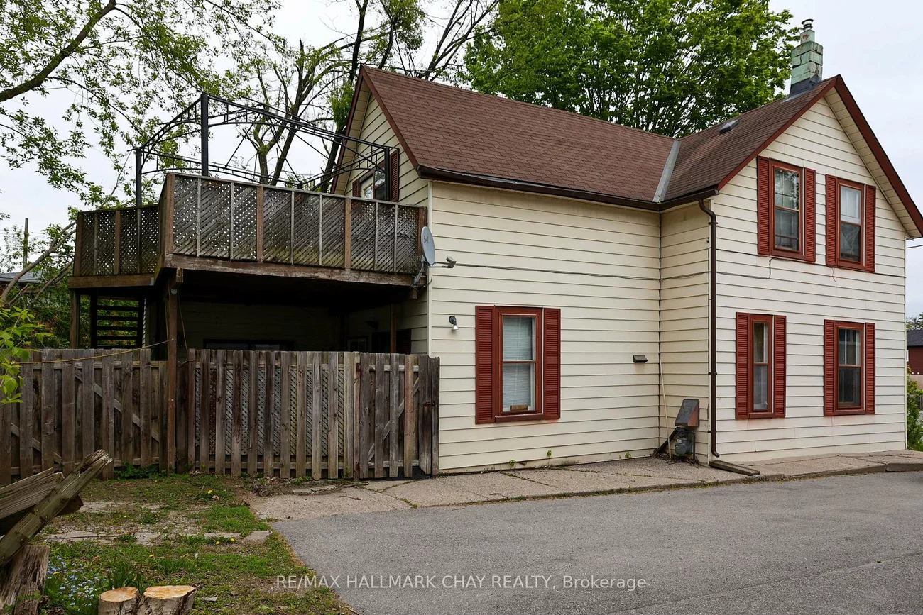 4, East, Wellington, Barrie