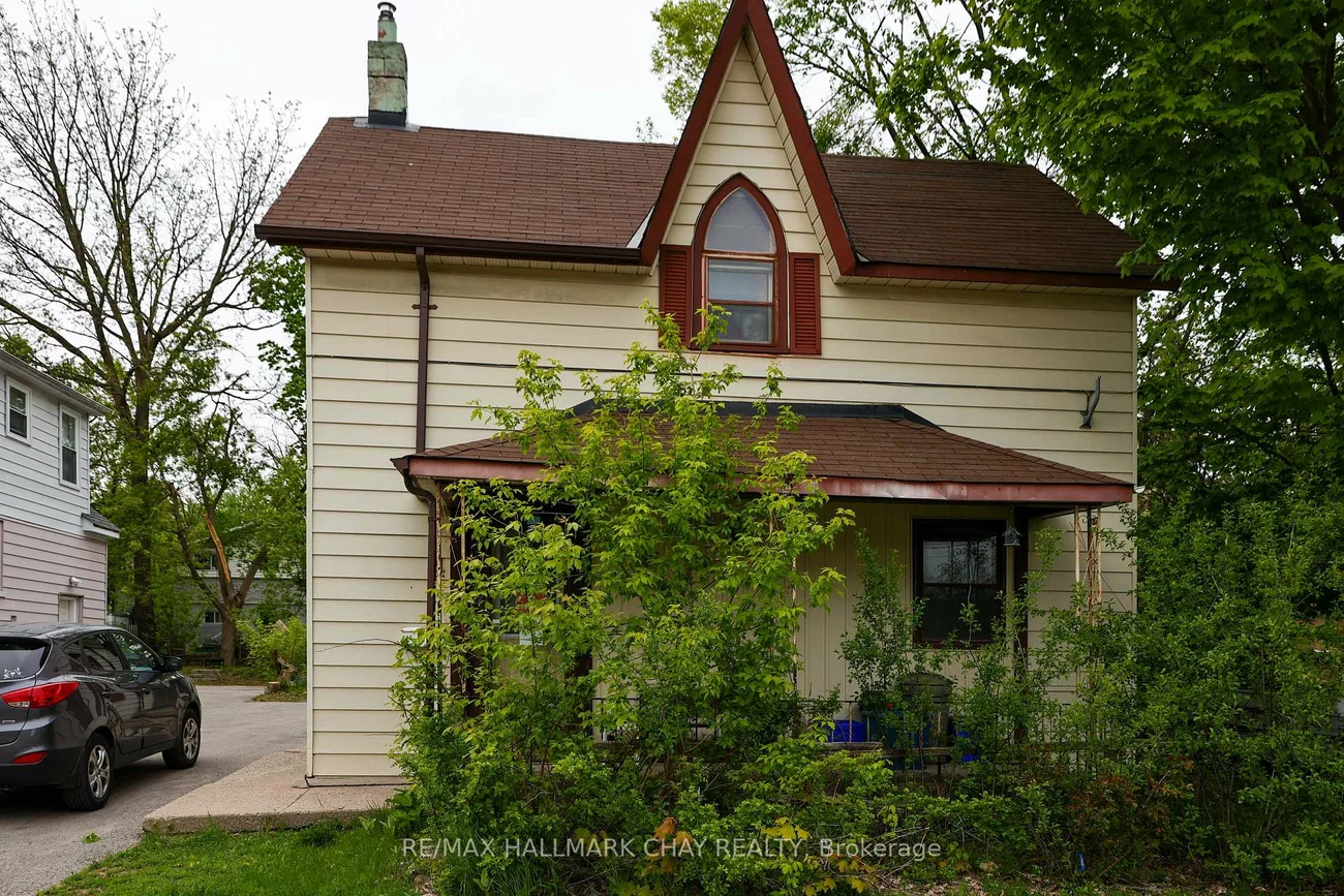 4, East, Wellington, Barrie
