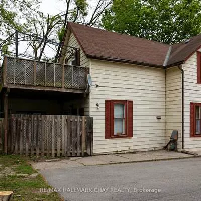 4, East, Wellington, Barrie