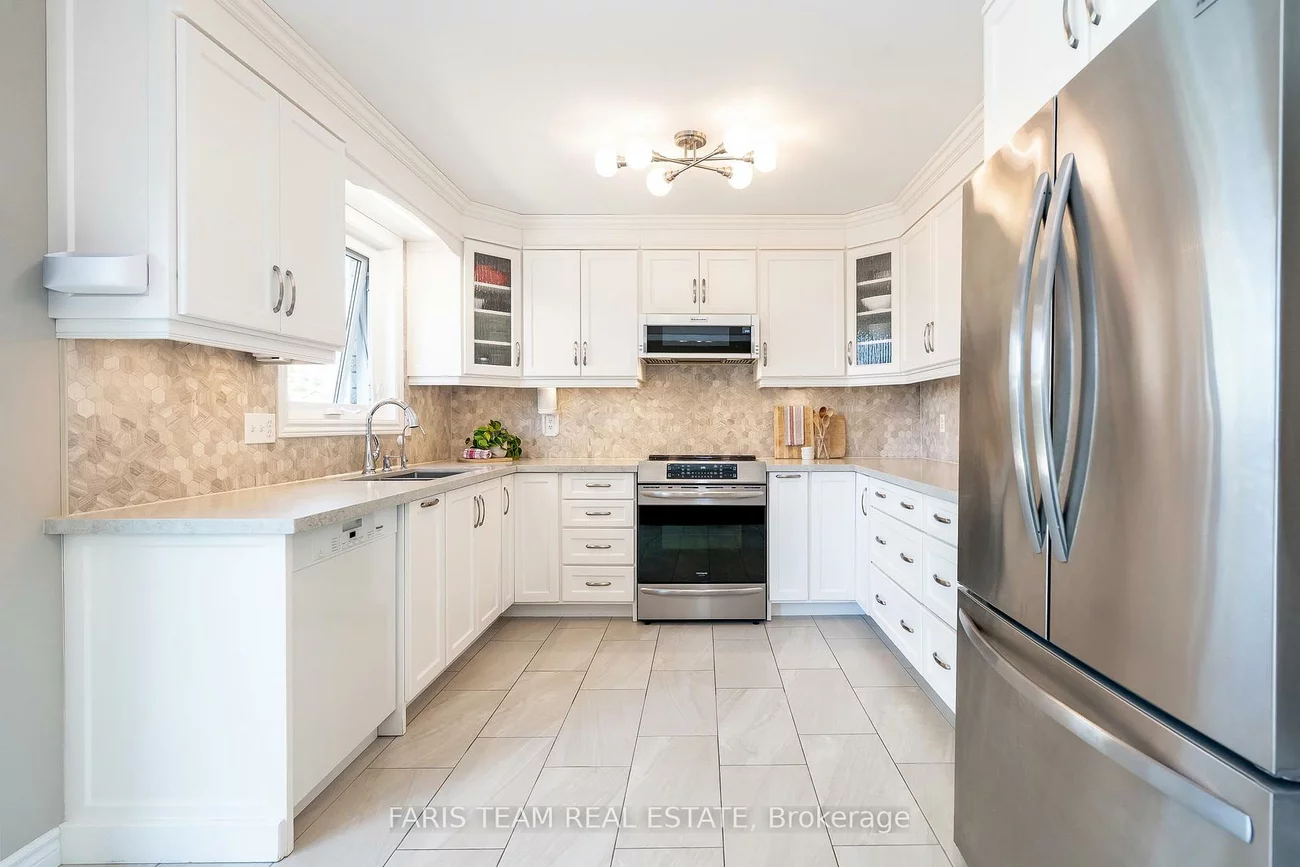 22, Watson, East Bayfield, Barrie