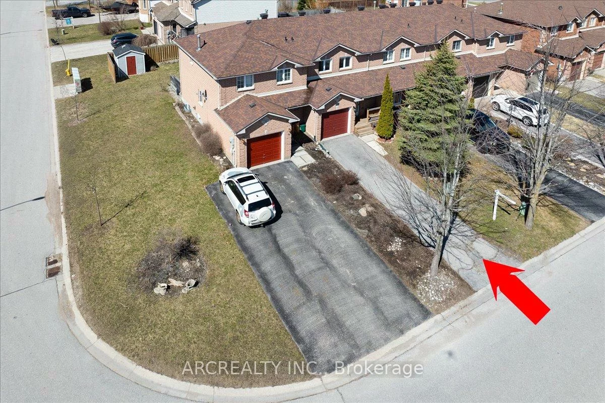 18, Silver Maple, Holly, Barrie